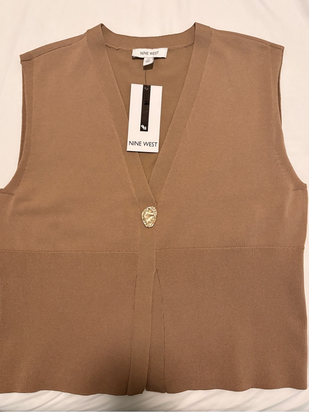 Nine West Camel/Tan Sleeveless V-Neck Knit Vest with Decorative Button M - New